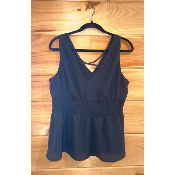 Women's Black Pleated Tank Top Blouse - Picture 3 of 4